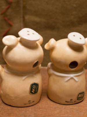 Patty's piggy salt and pepper shakers